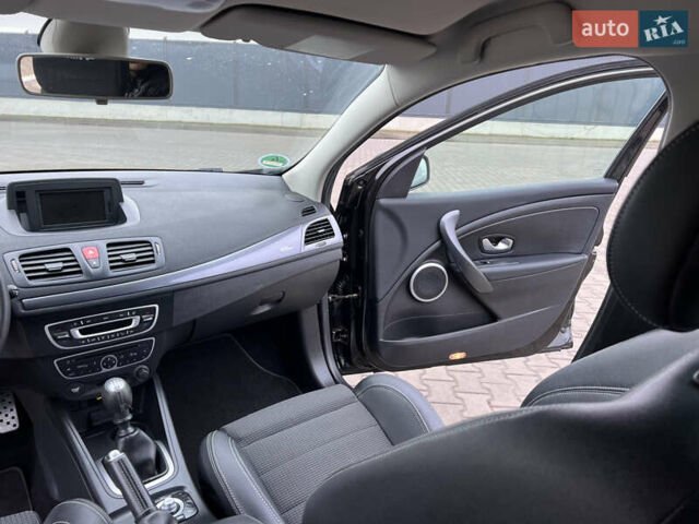 Черный Рено Меган, объемом двигателя 1.4 л и пробегом 170 тыс. км за 6900 $, фото 58 на Automoto.ua