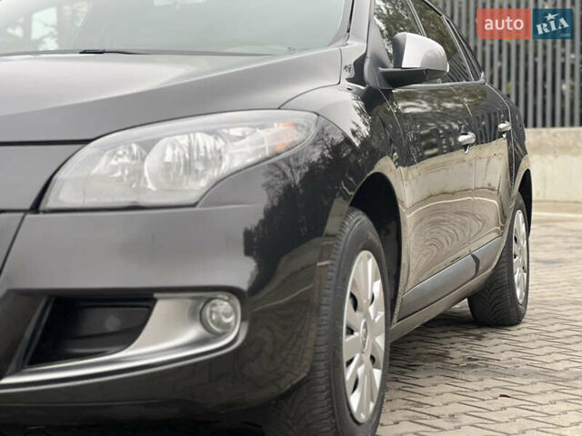 Черный Рено Меган, объемом двигателя 1.4 л и пробегом 170 тыс. км за 6900 $, фото 13 на Automoto.ua