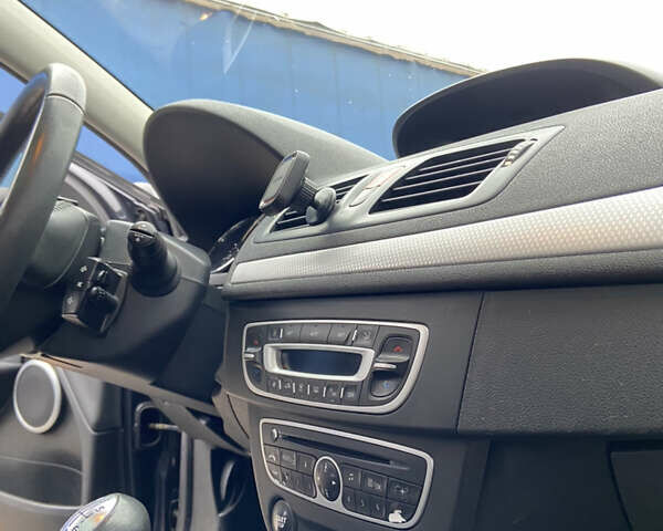 Чорний Рено Меган, об'ємом двигуна 1.87 л та пробігом 237 тис. км за 7100 $, фото 16 на Automoto.ua