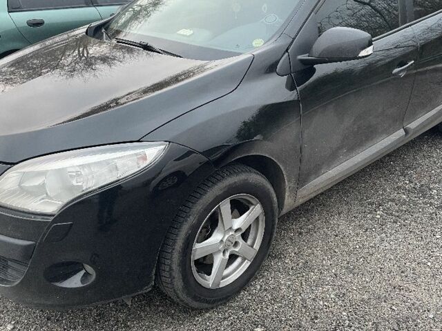 Черный Рено Меган, объемом двигателя 1.5 л и пробегом 330 тыс. км за 8000 $, фото 2 на Automoto.ua