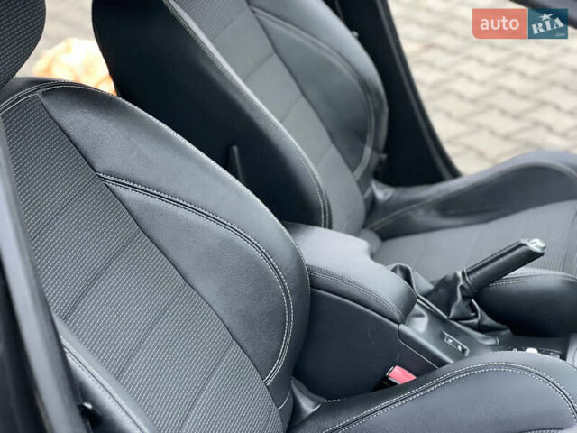 Черный Рено Меган, объемом двигателя 1.4 л и пробегом 170 тыс. км за 6900 $, фото 54 на Automoto.ua