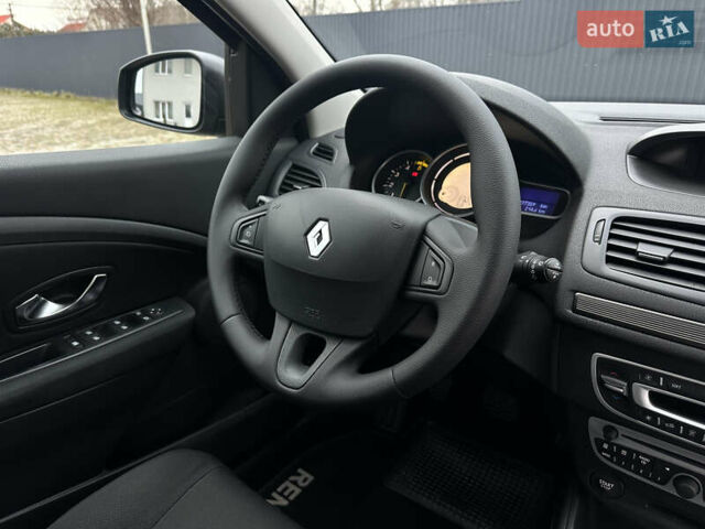 Черный Рено Меган, объемом двигателя 1.46 л и пробегом 277 тыс. км за 7300 $, фото 45 на Automoto.ua