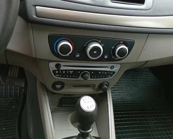 Черный Рено Меган, объемом двигателя 1.46 л и пробегом 225 тыс. км за 7000 $, фото 4 на Automoto.ua