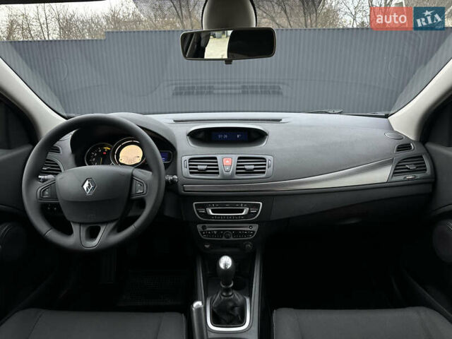 Черный Рено Меган, объемом двигателя 1.46 л и пробегом 277 тыс. км за 7300 $, фото 43 на Automoto.ua