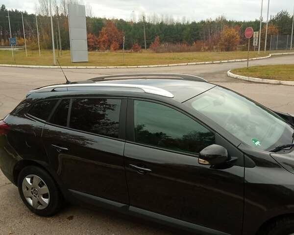 Рено Меган 2010 в Луцке на Automoto.ua Черный Рено Меган, объемом двигателя 1.6 л и пробегом 198 тыс. км за 6100 $, фото 1 на Automoto.ua