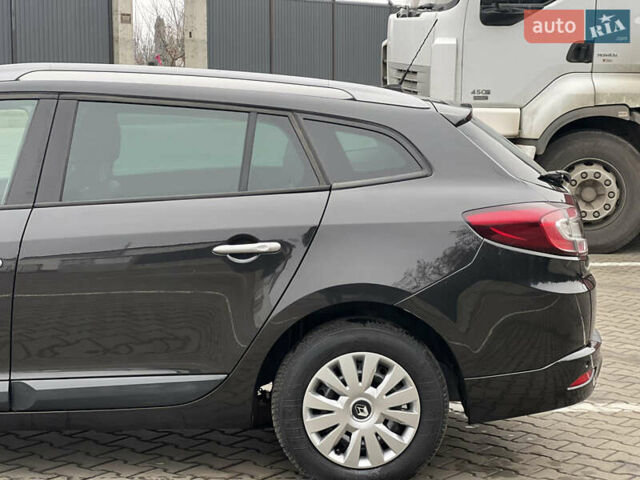 Черный Рено Меган, объемом двигателя 1.4 л и пробегом 170 тыс. км за 6900 $, фото 32 на Automoto.ua