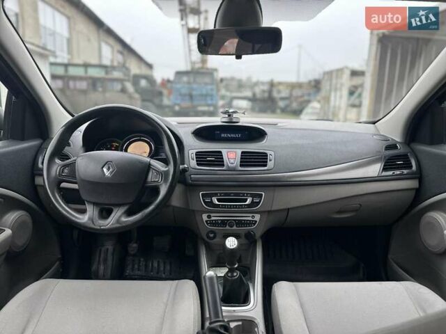 Чорний Рено Меган, об'ємом двигуна 1.46 л та пробігом 305 тис. км за 6499 $, фото 6 на Automoto.ua