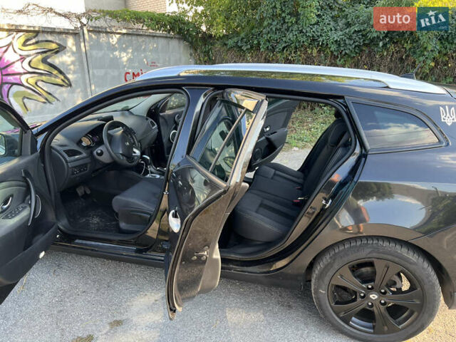 Черный Рено Меган, объемом двигателя 1.6 л и пробегом 250 тыс. км за 7500 $, фото 10 на Automoto.ua