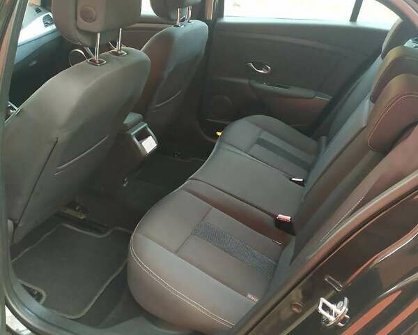 Рено Меган 2010 в Черновцах на Automoto.ua Черный Рено Меган, объемом двигателя 1.5 л и пробегом 243 тыс. км за 8300 $, фото 6 на Automoto.ua