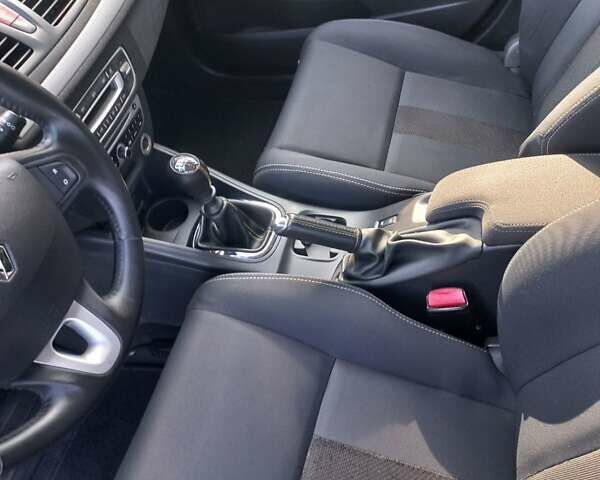 Черный Рено Меган, объемом двигателя 1.46 л и пробегом 260 тыс. км за 7000 $, фото 17 на Automoto.ua