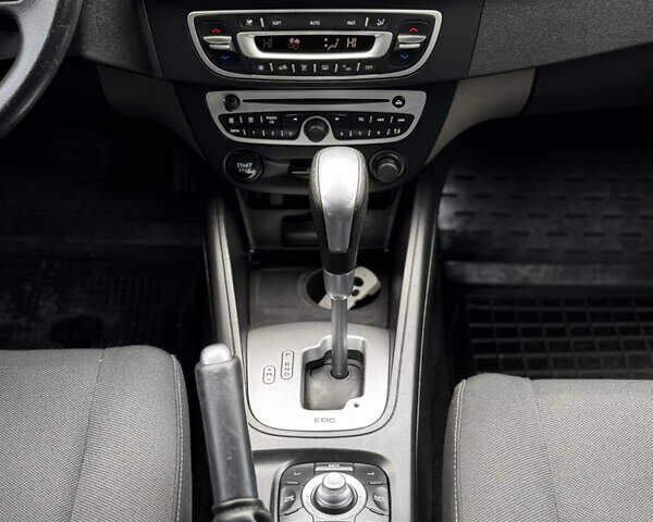 Черный Рено Меган, объемом двигателя 1.5 л и пробегом 240 тыс. км за 6500 $, фото 30 на Automoto.ua