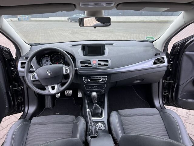 Черный Рено Меган, объемом двигателя 0 л и пробегом 170 тыс. км за 6900 $, фото 5 на Automoto.ua