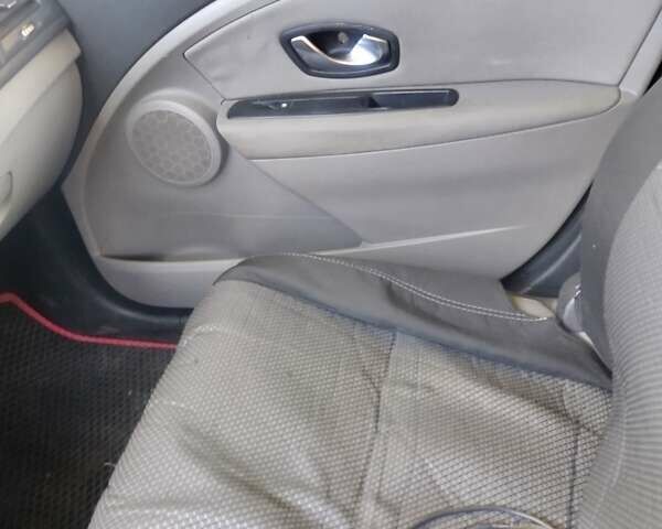 Черный Рено Меган, объемом двигателя 1.46 л и пробегом 400 тыс. км за 5800 $, фото 6 на Automoto.ua