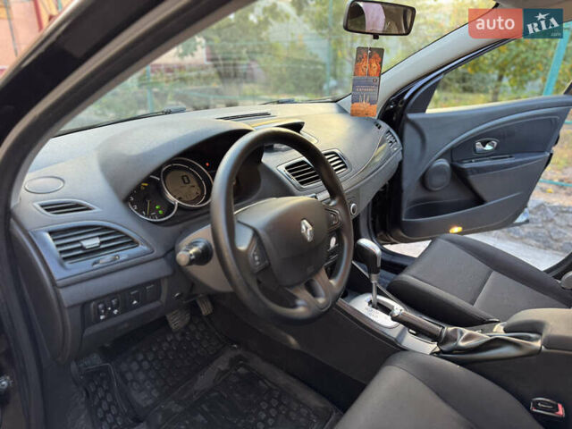 Чорний Рено Меган, об'ємом двигуна 1.5 л та пробігом 260 тис. км за 6700 $, фото 11 на Automoto.ua