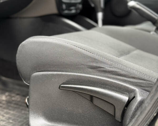 Черный Рено Меган, объемом двигателя 1.5 л и пробегом 240 тыс. км за 6500 $, фото 35 на Automoto.ua