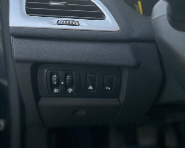 Черный Рено Меган, объемом двигателя 1.46 л и пробегом 215 тыс. км за 7200 $, фото 51 на Automoto.ua