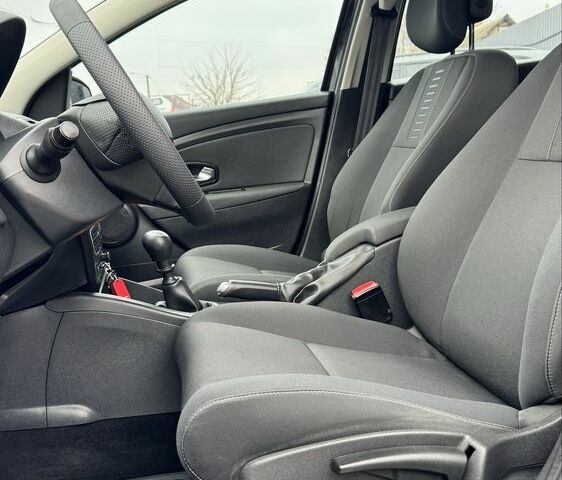 Чорний Рено Меган, об'ємом двигуна 1.6 л та пробігом 185 тис. км за 7600 $, фото 12 на Automoto.ua