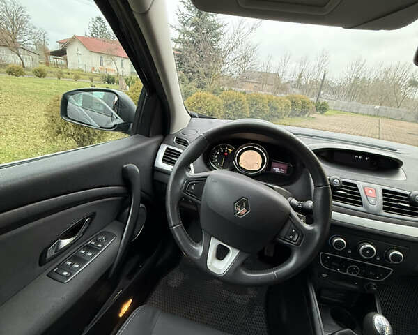 Черный Рено Меган, объемом двигателя 1.4 л и пробегом 185 тыс. км за 5999 $, фото 43 на Automoto.ua