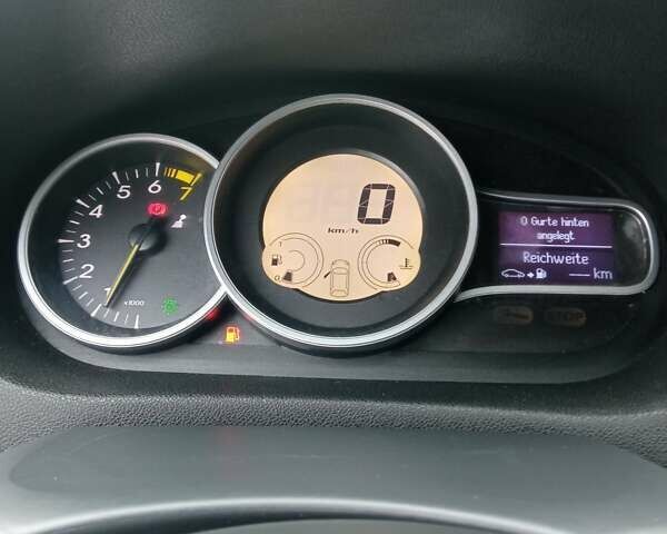 Рено Меган 2010 в Луцке на Automoto.ua Черный Рено Меган, объемом двигателя 1.6 л и пробегом 198 тыс. км за 6100 $, фото 59 на Automoto.ua