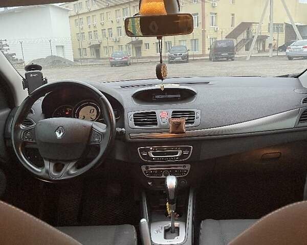 Черный Рено Меган, объемом двигателя 1.5 л и пробегом 330 тыс. км за 8000 $, фото 3 на Automoto.ua