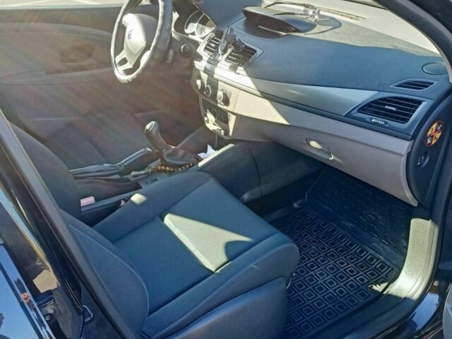 Черный Рено Меган, объемом двигателя 1.6 л и пробегом 190 тыс. км за 5900 $, фото 1 на Automoto.ua