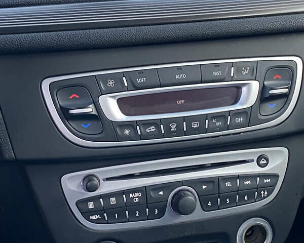 Черный Рено Меган, объемом двигателя 1.5 л и пробегом 210 тыс. км за 7100 $, фото 11 на Automoto.ua