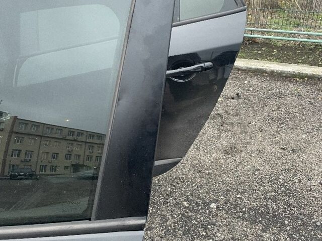 Черный Рено Меган, объемом двигателя 1.5 л и пробегом 330 тыс. км за 8000 $, фото 14 на Automoto.ua