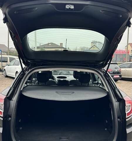 Черный Рено Меган, объемом двигателя 1.6 л и пробегом 186 тыс. км за 7600 $, фото 8 на Automoto.ua