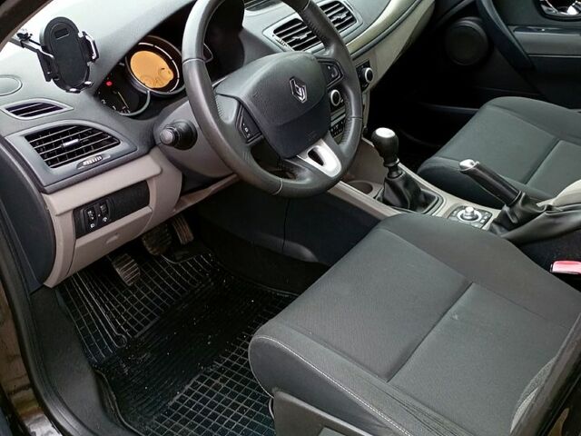 Черный Рено Меган, объемом двигателя 1.5 л и пробегом 225 тыс. км за 7000 $, фото 2 на Automoto.ua