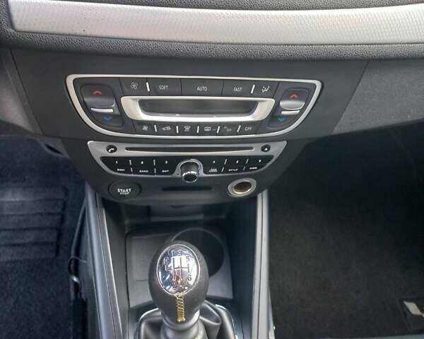 Черный Рено Меган, объемом двигателя 1.46 л и пробегом 260 тыс. км за 7000 $, фото 18 на Automoto.ua