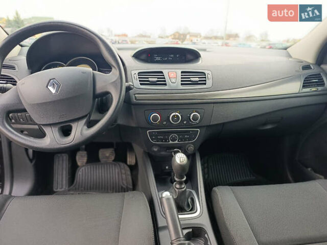 Черный Рено Меган, объемом двигателя 1.6 л и пробегом 196 тыс. км за 7500 $, фото 15 на Automoto.ua