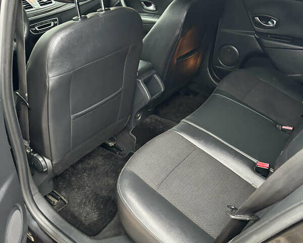 Чорний Рено Меган, об'ємом двигуна 1.46 л та пробігом 307 тис. км за 8200 $, фото 13 на Automoto.ua