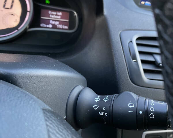 Черный Рено Меган, объемом двигателя 1.5 л и пробегом 210 тыс. км за 7100 $, фото 17 на Automoto.ua