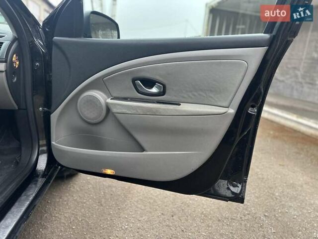 Чорний Рено Меган, об'ємом двигуна 1.46 л та пробігом 305 тис. км за 6499 $, фото 11 на Automoto.ua