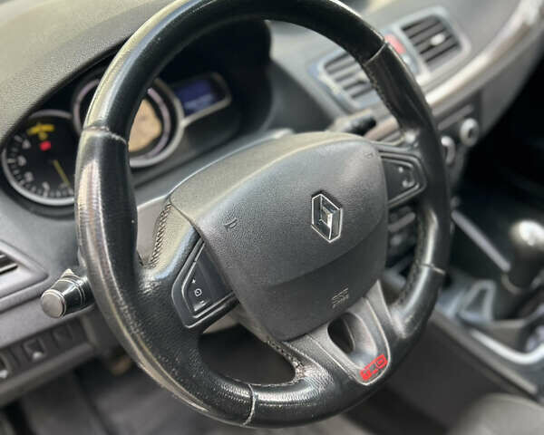 Рено Меган 2010 в Каменце-Подольском на Automoto.ua Черный Рено Меган, объемом двигателя 1.5 л и пробегом 271 тыс. км за 6450 $, фото 40 на Automoto.ua