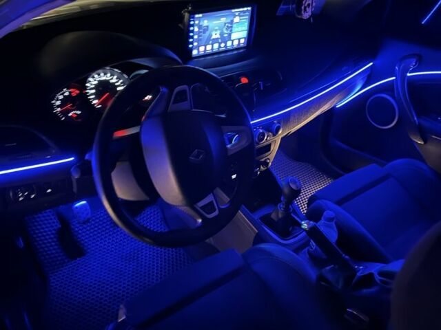 Черный Рено Меган, объемом двигателя 1.9 л и пробегом 320 тыс. км за 7790 $, фото 2 на Automoto.ua