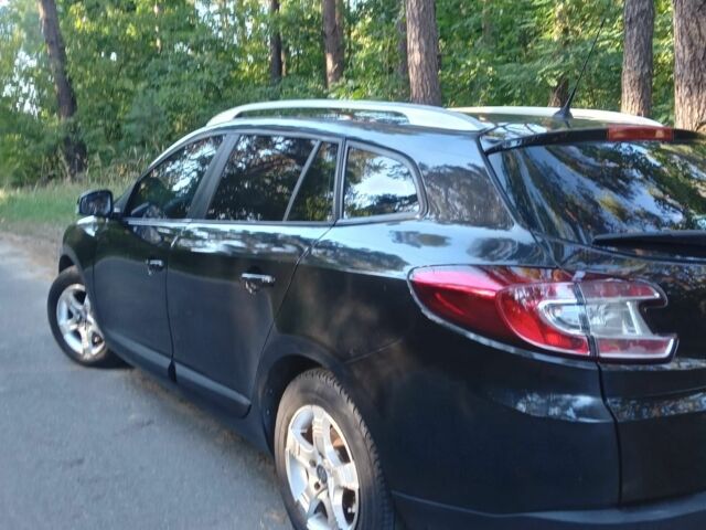 Черный Рено Меган, объемом двигателя 1.5 л и пробегом 330 тыс. км за 5999 $, фото 1 на Automoto.ua