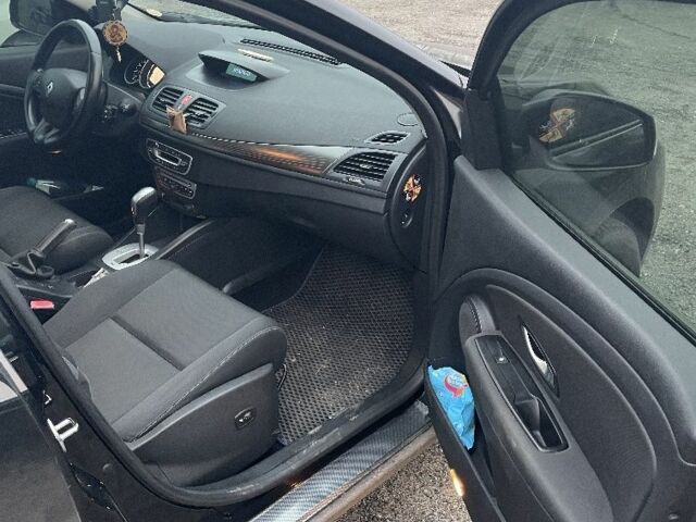 Черный Рено Меган, объемом двигателя 1.5 л и пробегом 330 тыс. км за 8000 $, фото 7 на Automoto.ua