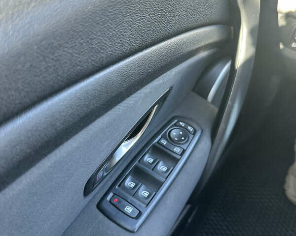 Чорний Рено Меган, об'ємом двигуна 1.46 л та пробігом 243 тис. км за 7600 $, фото 10 на Automoto.ua