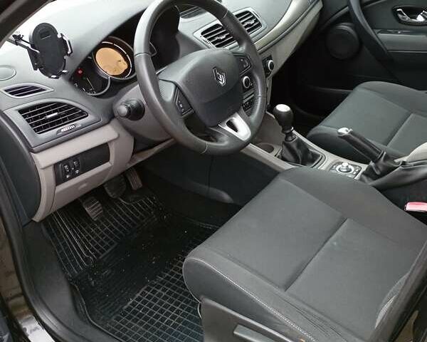 Черный Рено Меган, объемом двигателя 1.46 л и пробегом 225 тыс. км за 7000 $, фото 2 на Automoto.ua