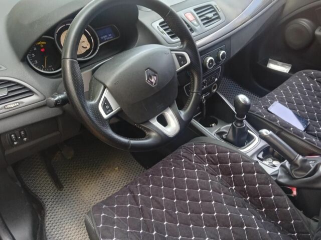 Черный Рено Меган, объемом двигателя 1.5 л и пробегом 330 тыс. км за 5999 $, фото 9 на Automoto.ua