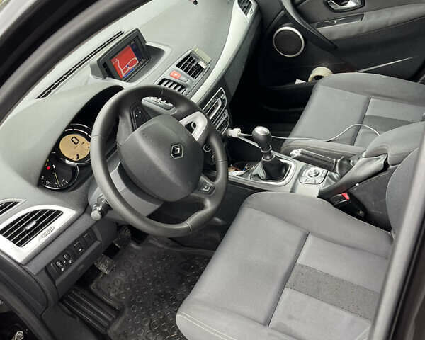 Черный Рено Меган, объемом двигателя 1.5 л и пробегом 233 тыс. км за 6999 $, фото 8 на Automoto.ua