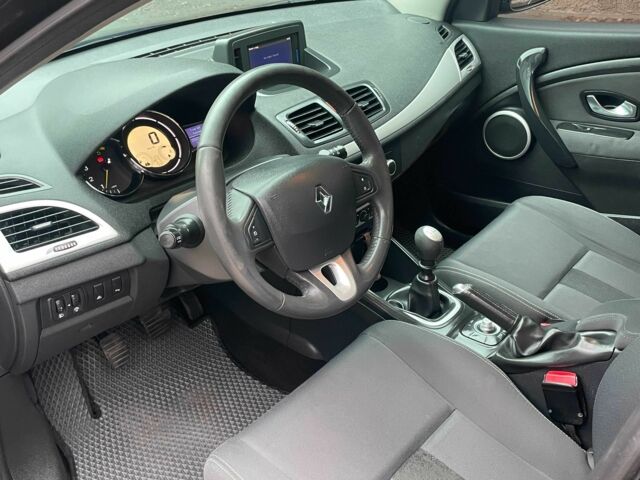 Черный Рено Меган, объемом двигателя 1.5 л и пробегом 290 тыс. км за 7000 $, фото 10 на Automoto.ua