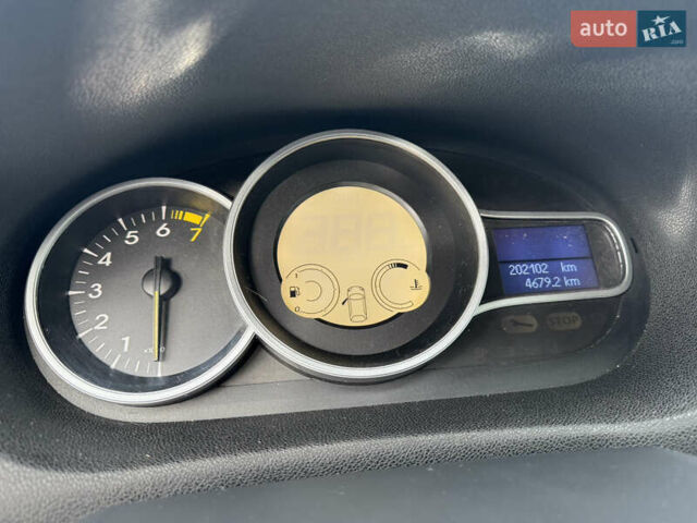 Черный Рено Меган, объемом двигателя 1.6 л и пробегом 212 тыс. км за 6700 $, фото 10 на Automoto.ua
