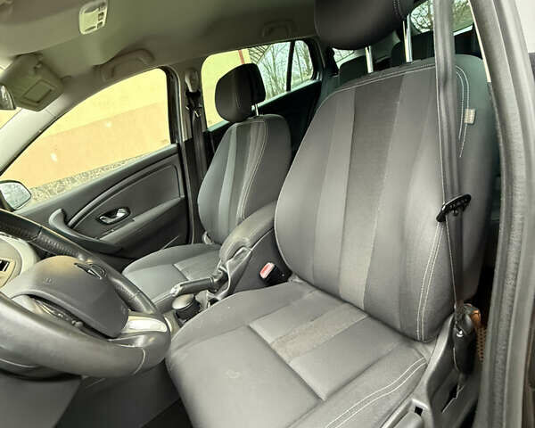 Черный Рено Меган, объемом двигателя 1.4 л и пробегом 185 тыс. км за 5999 $, фото 45 на Automoto.ua