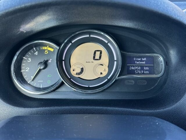 Черный Рено Меган, объемом двигателя 1.5 л и пробегом 243 тыс. км за 7600 $, фото 7 на Automoto.ua