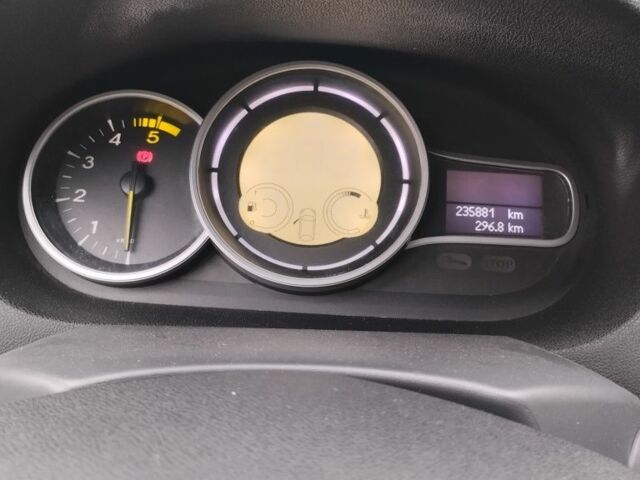 Черный Рено Меган, объемом двигателя 0 л и пробегом 235 тыс. км за 7300 $, фото 7 на Automoto.ua