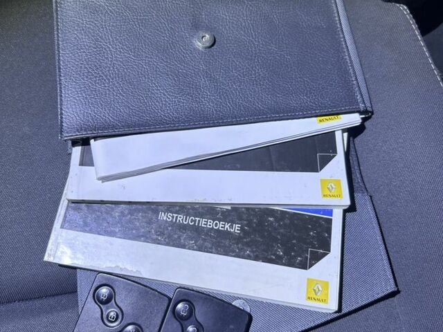 Черный Рено Меган, объемом двигателя 1.5 л и пробегом 239 тыс. км за 7400 $, фото 5 на Automoto.ua