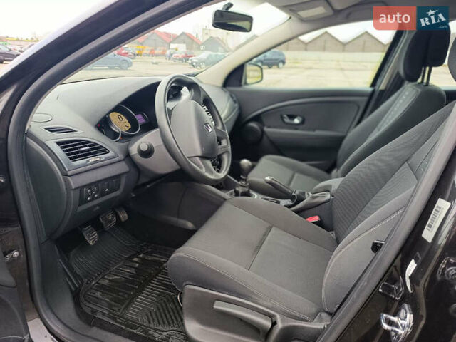 Черный Рено Меган, объемом двигателя 1.6 л и пробегом 196 тыс. км за 7500 $, фото 11 на Automoto.ua