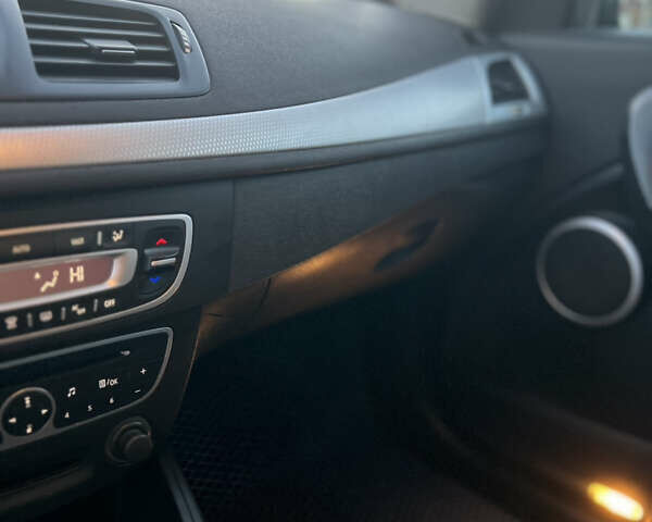 Черный Рено Меган, объемом двигателя 1.46 л и пробегом 215 тыс. км за 7200 $, фото 47 на Automoto.ua